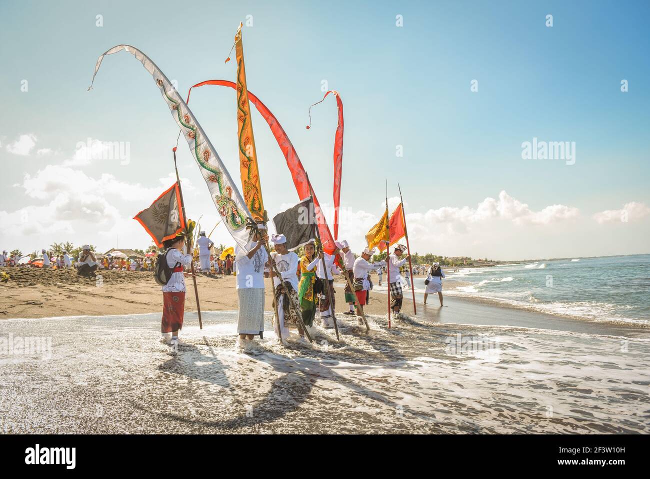 Cérémonie de sanur Beach melasti 2015-03-18, Melasti est une cérémonie et un rituel de purification hindou balinais, qui selon le calendrier balinais se tient Banque D'Images