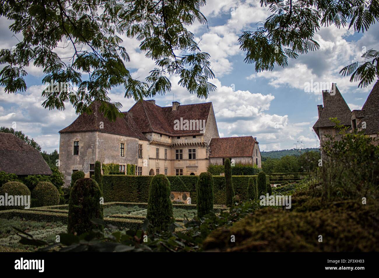 Château de Saint Jean de Losse depuis le jardin de Dordogne, France Banque D'Images