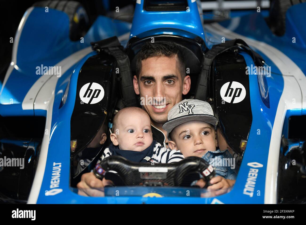 BUEMI Sébastien avec leur fils Jules et Theo (ch) équipe de Formule E Renault E.DAMS, portrait lors du championnat de Formule E 2018, à Zurich, Suisse du 9 au 10 juin - photo Eric Vargiolu / DPPI Banque D'Images