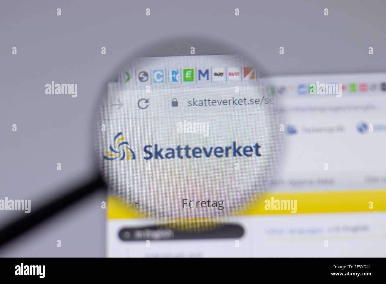New York, Etats-Unis - 18 mars 2021 : icône du logo de la société Skatteverket de l'Agence fiscale suédoise sur le site Web, éditorial Banque D'Images