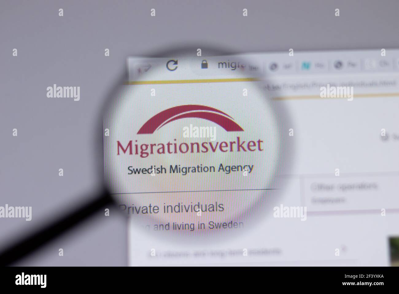 New York, Etats-Unis - 18 mars 2021: Agence suédoise des migrations icône du logo de la société Migrassverket sur le site web, éditorial Banque D'Images