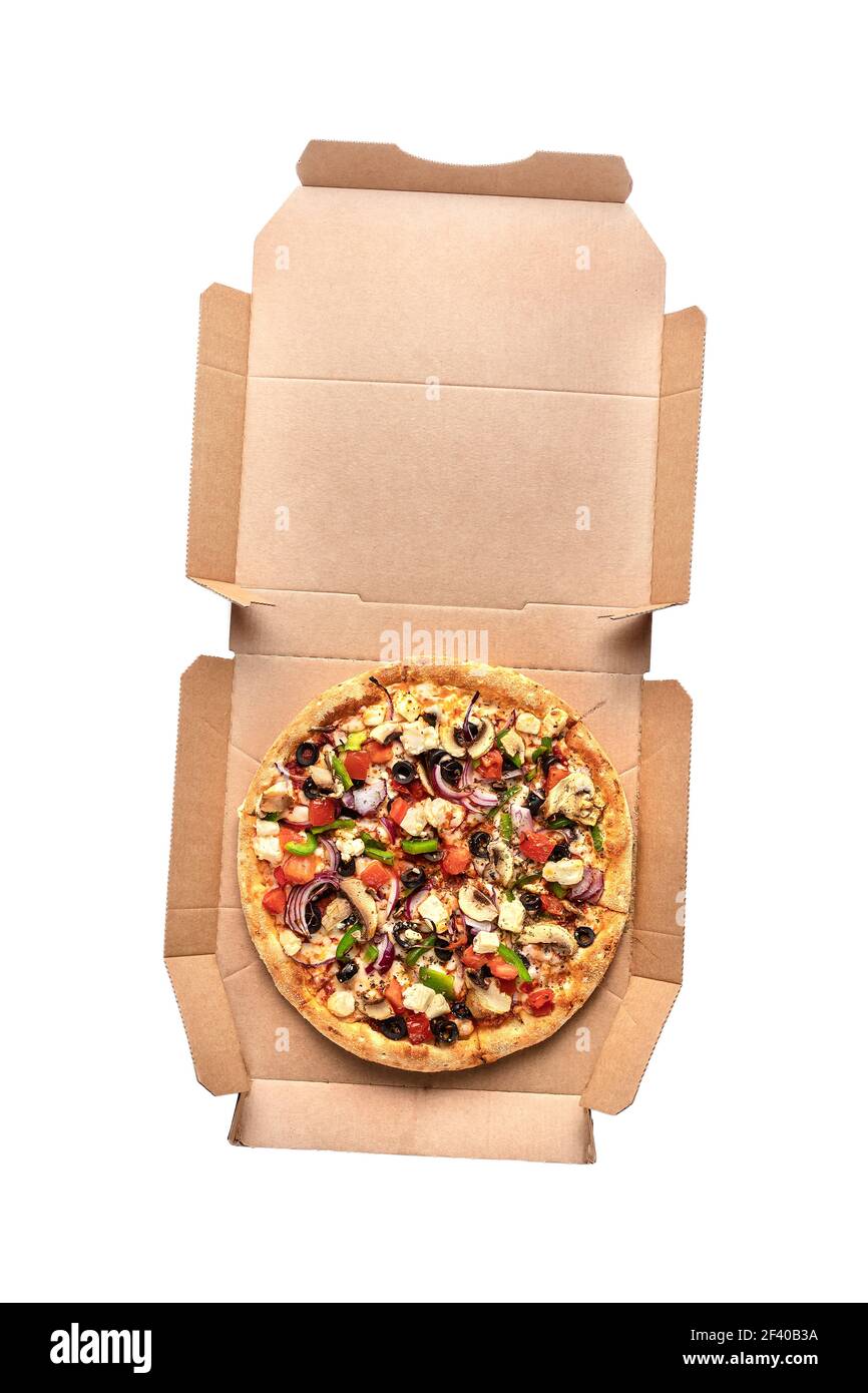 pizza ronde fraîche entière avec viande de poulet, légumes, champignons,  fromage dans une boîte en carton vue du dessus isolée sur fond blanc Photo  Stock - Alamy