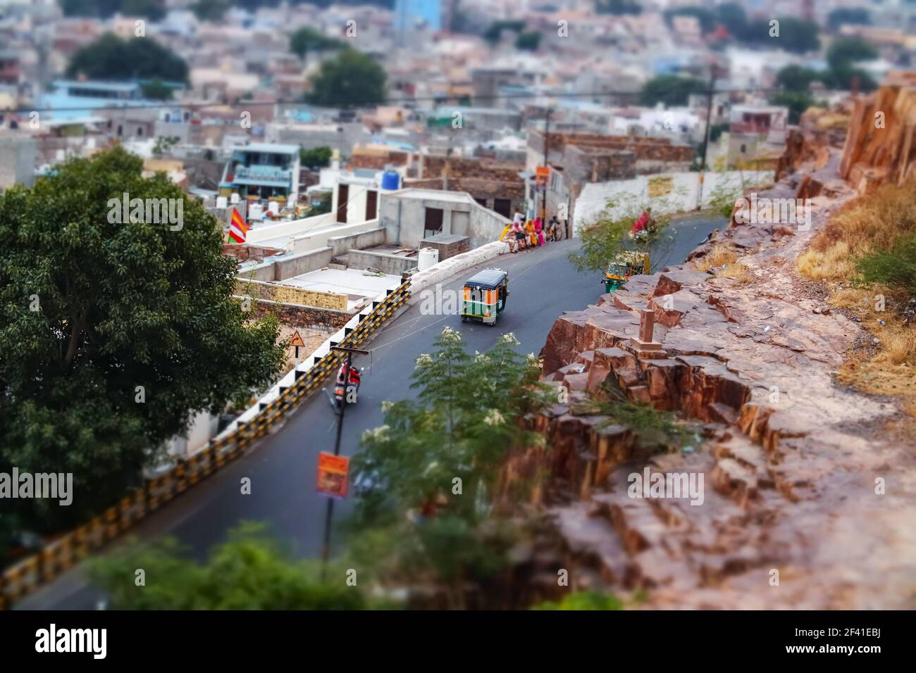 Objectif à bascule - Jodhpur (également ville bleue) est la deuxième plus grande ville de l'État indien du Rajasthan et officiellement la deuxième ville métropolitaine de l'État. Banque D'Images