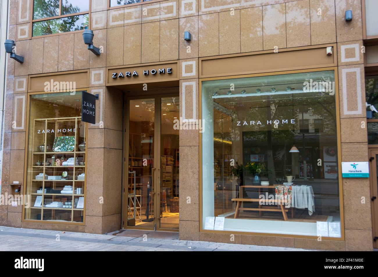 Façade du Zara Home Store sur l'avenue des champs-Elysées, Paris, France  Photo Stock - Alamy