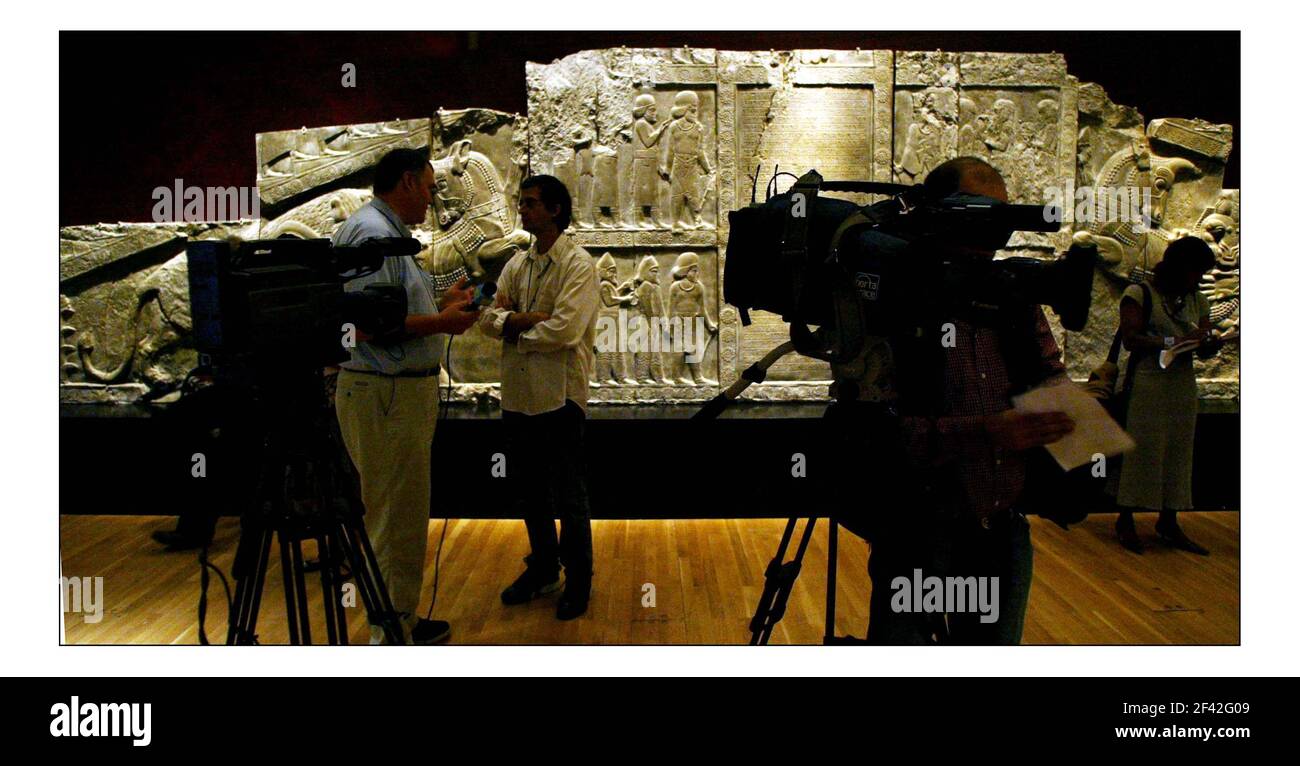 Ce sont des distributions de reliefs ajoutés au staiorcase au Palais de Darius (359-338BC)..... Une nouvelle exposition de la Perse antique s'ouvre au British Museum..... 9 sept 2005 au 8 janv. 2006.pic David Sandison 7/9/2005 Banque D'Images
