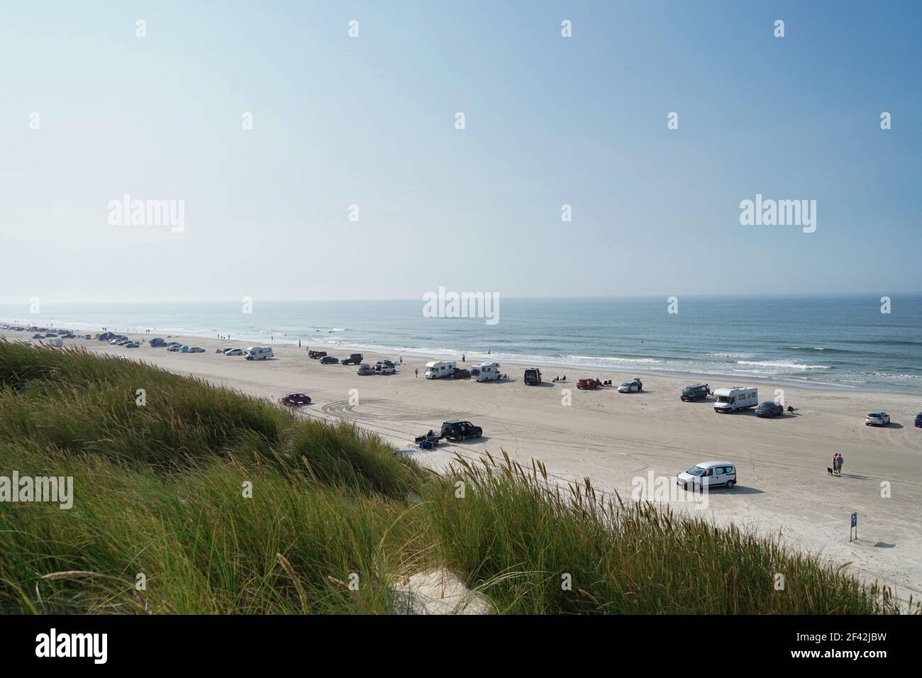 Vue sur la plage de Vejers à Jutland, Danemark, par beau temps Banque D'Images