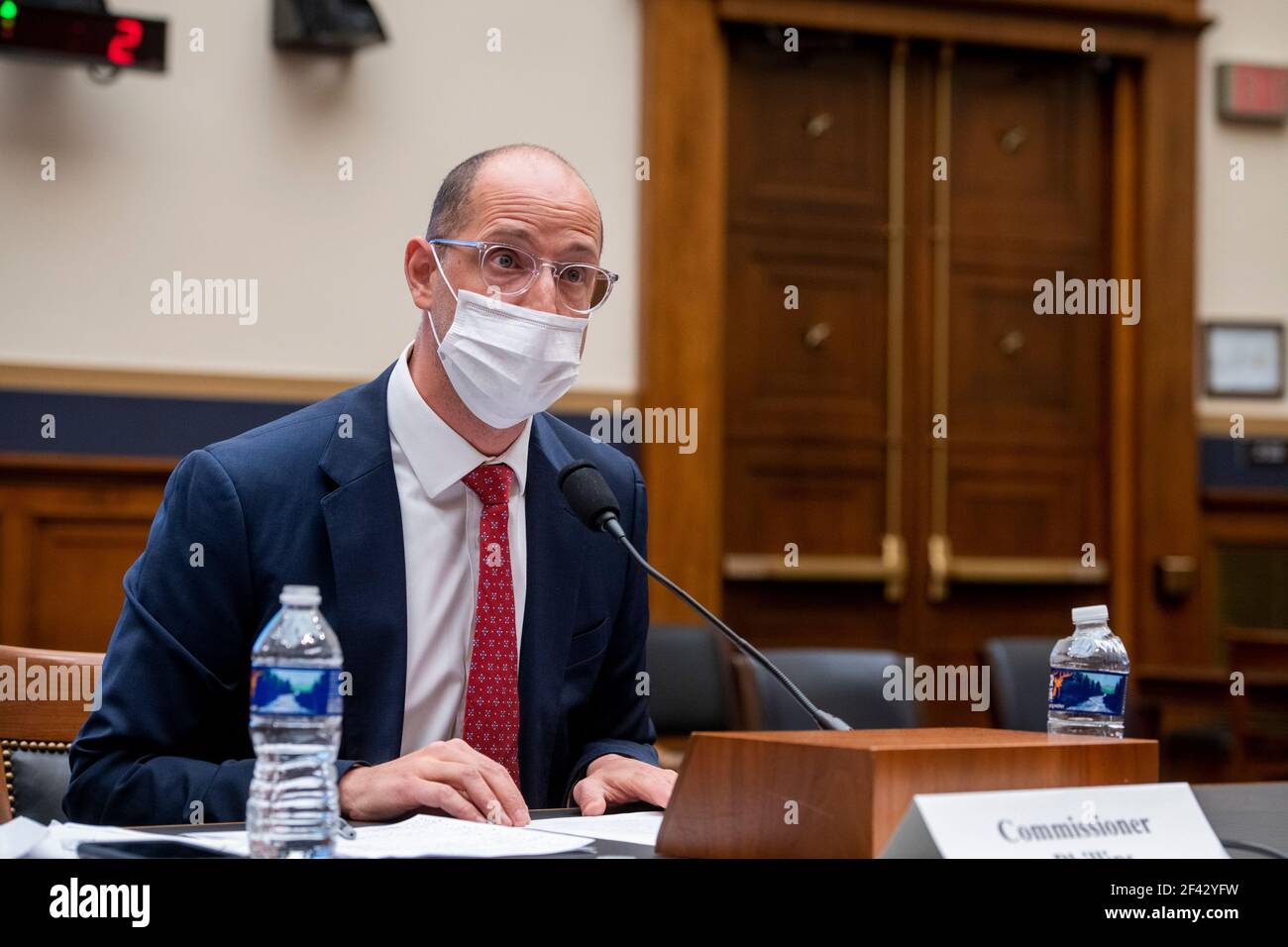 Washington, États-Unis d'Amérique. 18 mars 2021. Noah Phillips, commissaire de la Commission fédérale du commerce, comparaît devant une commission judiciaire de la Chambre | sous-commission du droit antitrust, commercial et administratif audition « ressusciter la concurrence partie 3 : renforcer les lois pour contrer le pouvoir monopolistique » dans le Rayburn House Office Building à Washington, DC, le jeudi 18 mars 2021. Credit: Rod Lamkey/CNP | usage dans le monde crédit: dpa/Alay Live News Banque D'Images