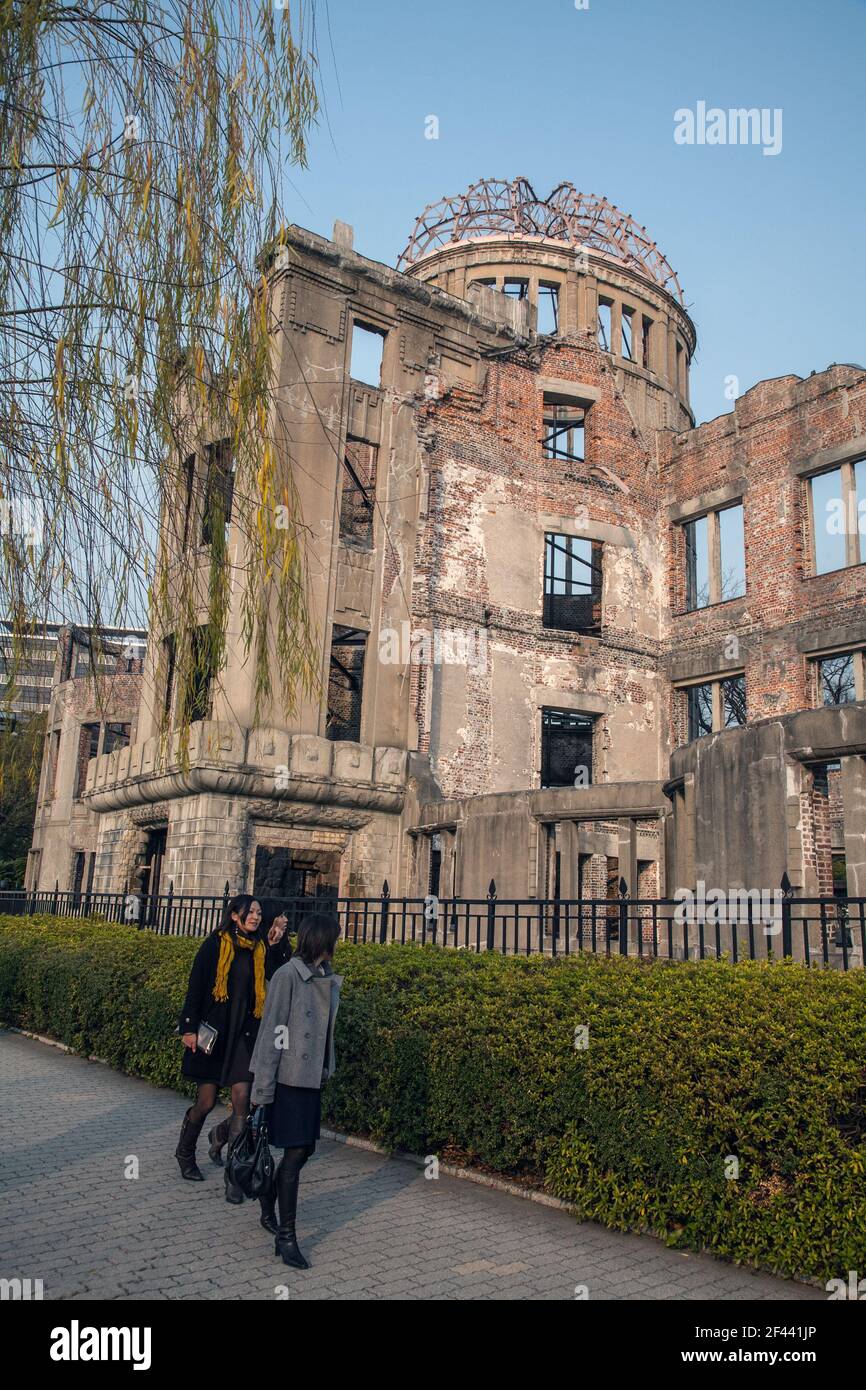 Le Mémorial de la paix d'Hiroshima (dôme de Genbaku), une structure de la bombe atomique d'août 1945 qui reste un symbole d'espoir pour la paix mondiale, le Japon Banque D'Images