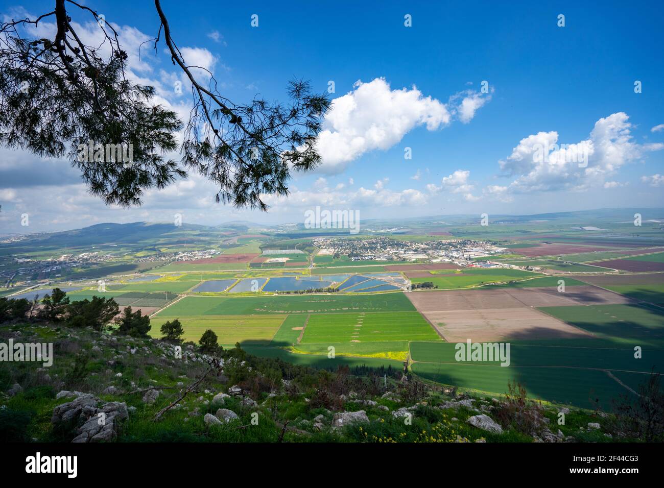 Vue sur la vallée de Jezreel depuis le point d'observation du mont Gilboa, Israël Banque D'Images
