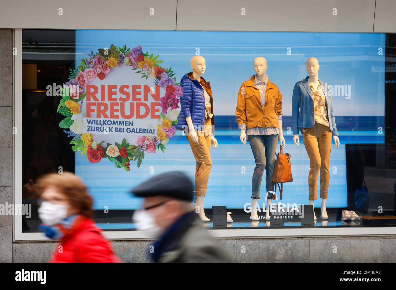 DŸren, Rhénanie-du-Nord-Westphalie, Allemagne - centre-ville de DŸren en temps de crise de Corona au deuxième confinement, la plupart des magasins sont fermés, peu de passants Banque D'Images