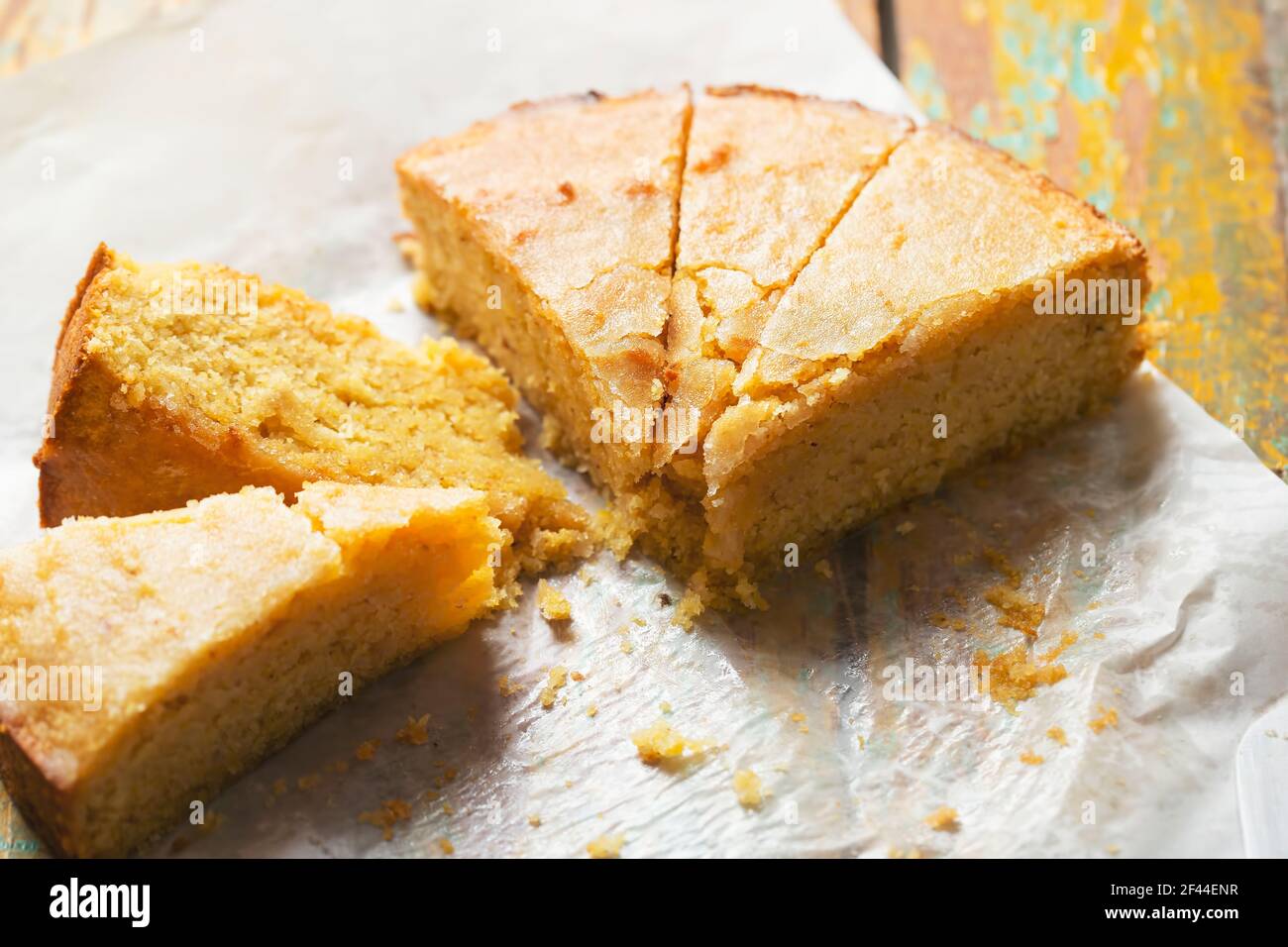 Gateau Au Citron Sans Farine Avec Citrons Cuits Et Polenta Photo Stock Alamy
