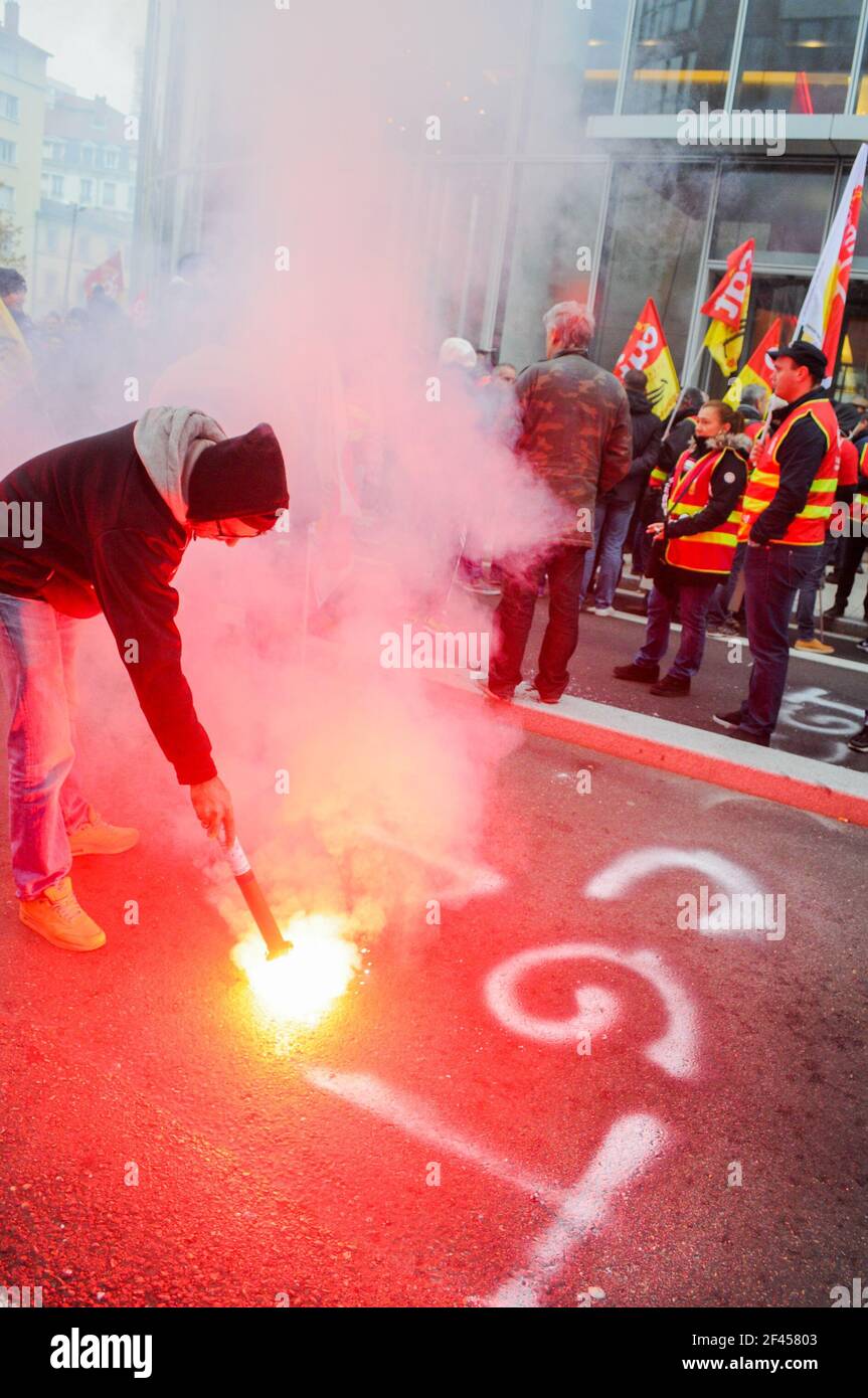 Les cheminots de la SNFC prennent la rue pour protester contre le droit du travail présumé, Lyon, France Banque D'Images