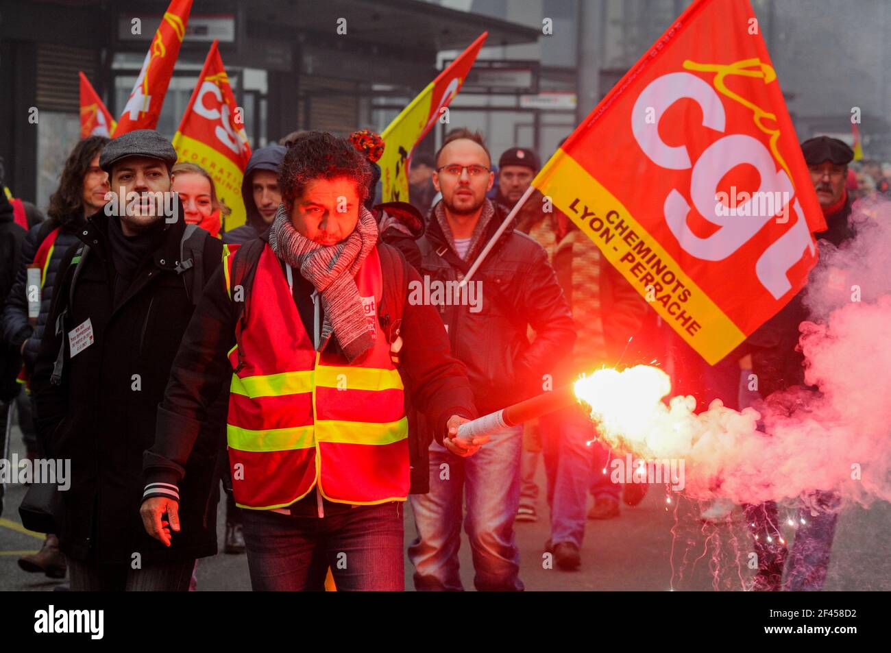 Les cheminots de la SNFC prennent la rue pour protester contre le droit du travail présumé, Lyon, France Banque D'Images