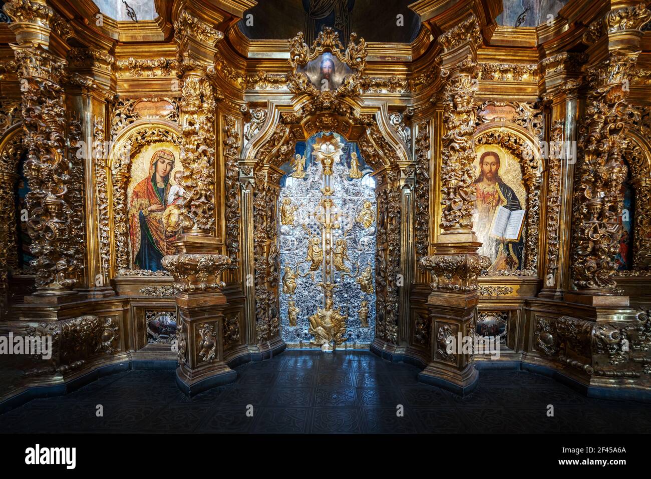 Autel d'or de l'intérieur de la cathédrale Sainte-Sophie - Kiev, Ukraine Banque D'Images