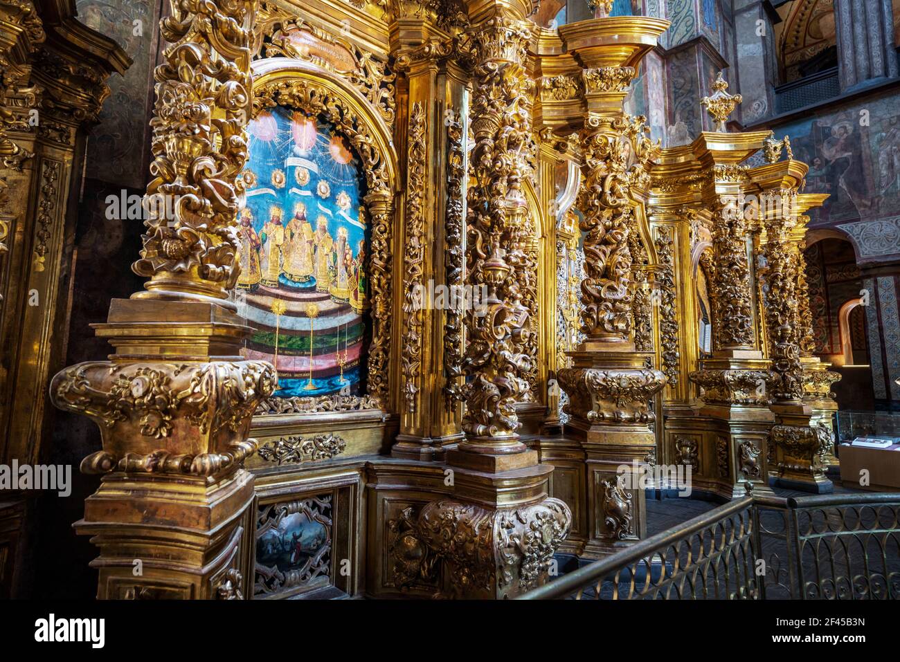 Autel d'or de l'intérieur de la cathédrale Sainte-Sophie - Kiev, Ukraine Banque D'Images