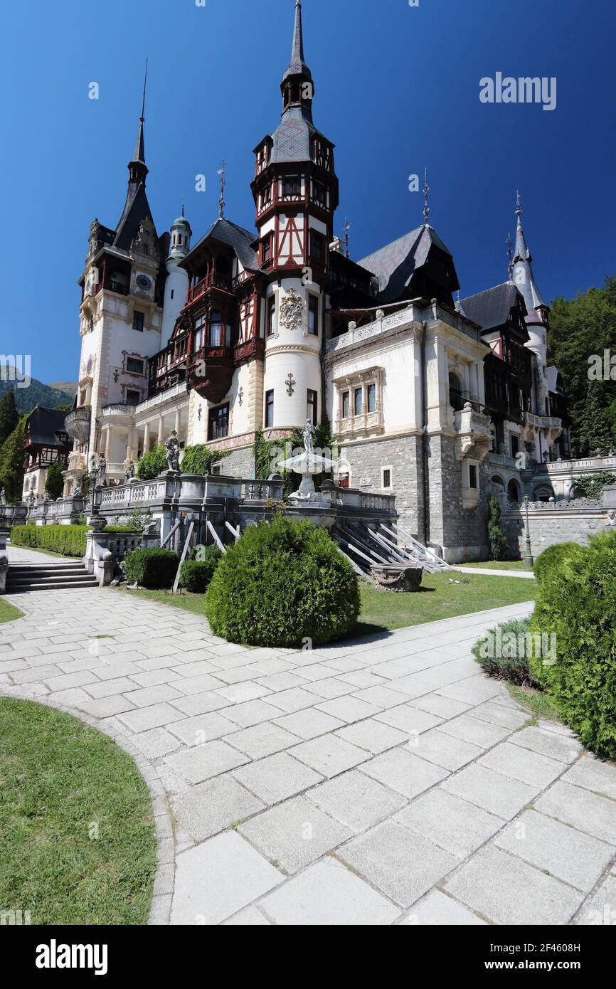 Château de Peles, Roumanie site touristique. Architecture de style néo-Renaissance. Château de conte de fées. Banque D'Images