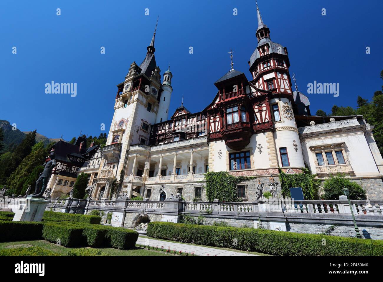 Château de Peles, Roumanie. Architecture de style néo-Renaissance. Château de conte de fées. Banque D'Images