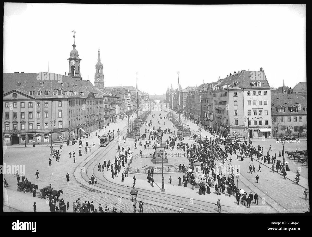 Dresde. Hauptstraße, Dre Königskirche et Golden Reiter Banque D'Images
