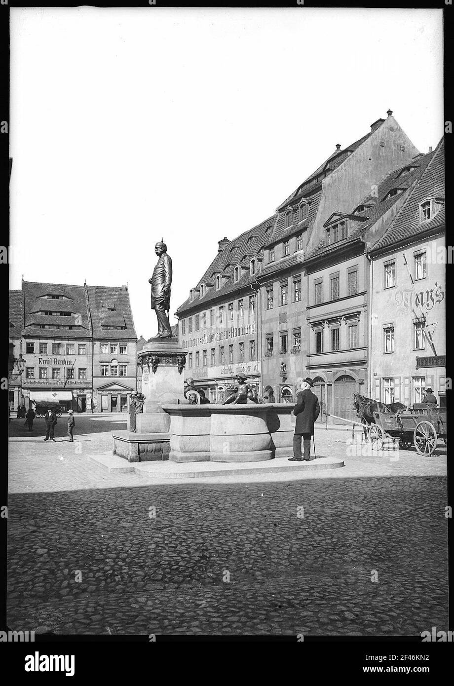 Pirna. Marché avec le monument King Albert Banque D'Images