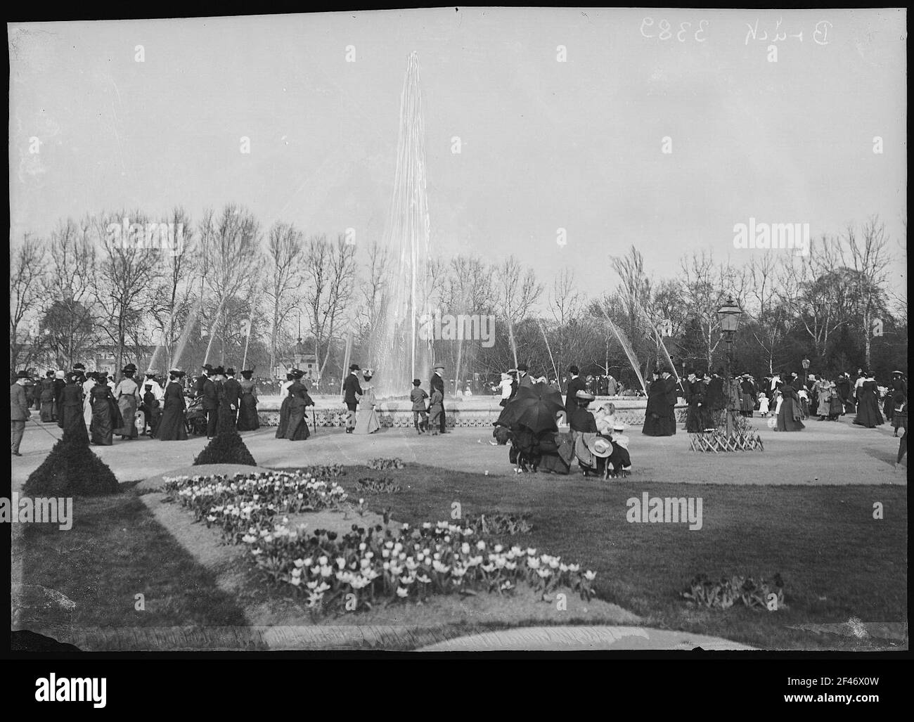 Budapest. Fontaine dans la forêt de la ville Banque D'Images