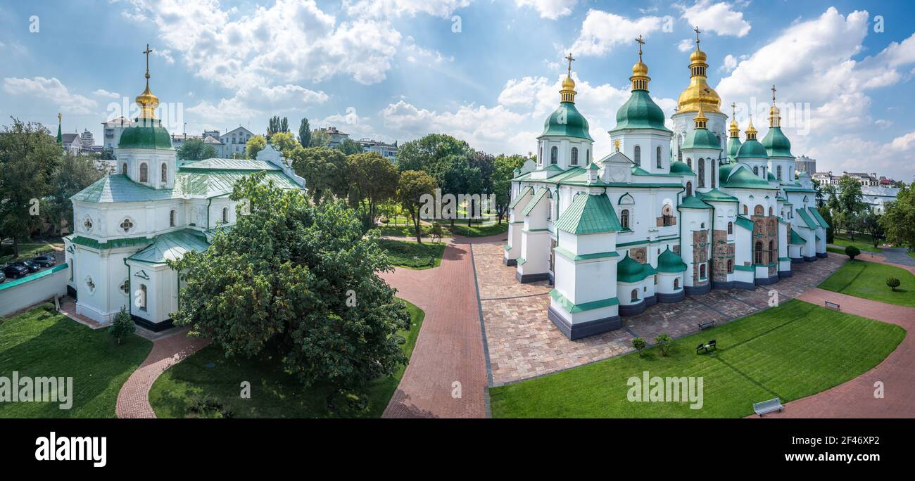 Vue panoramique aérienne du complexe de la cathédrale Sainte-Sophie - Kiev, Ukraine Banque D'Images