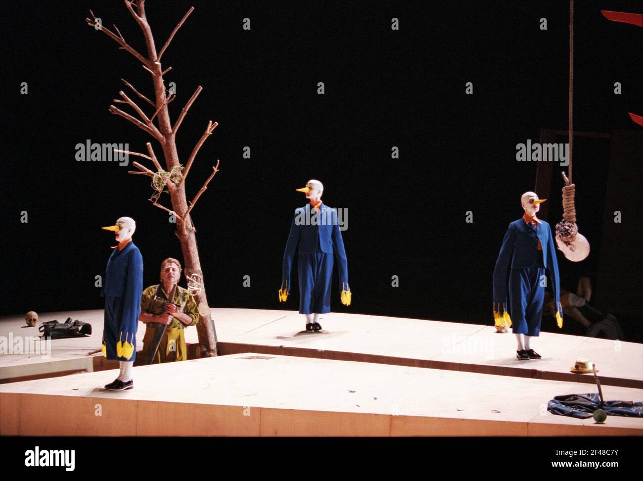 Siegfried Jerusalem (Siegfried) avec Forest Birds à SIEGFRIED par Wagner à l'Opéra Royal, Covent Garden, Londres WC2 27/03/1995 chef d'orchestre: Bernard Haitink design: Nigel Lowery éclairage: Pat Collins mouvement: Matthew Hamilton directeur: Richard Jones Banque D'Images