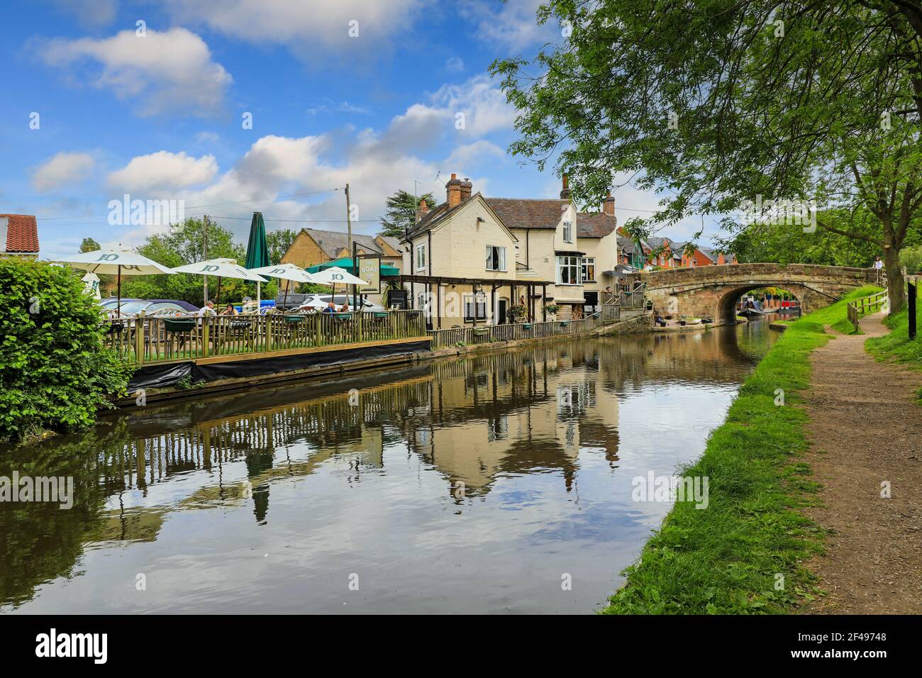 The Boat Inn ou pub ou maison publique, à côté du canal Shropshire Union, Gnosall, Staffordshire, Angleterre, Royaume-Uni Banque D'Images