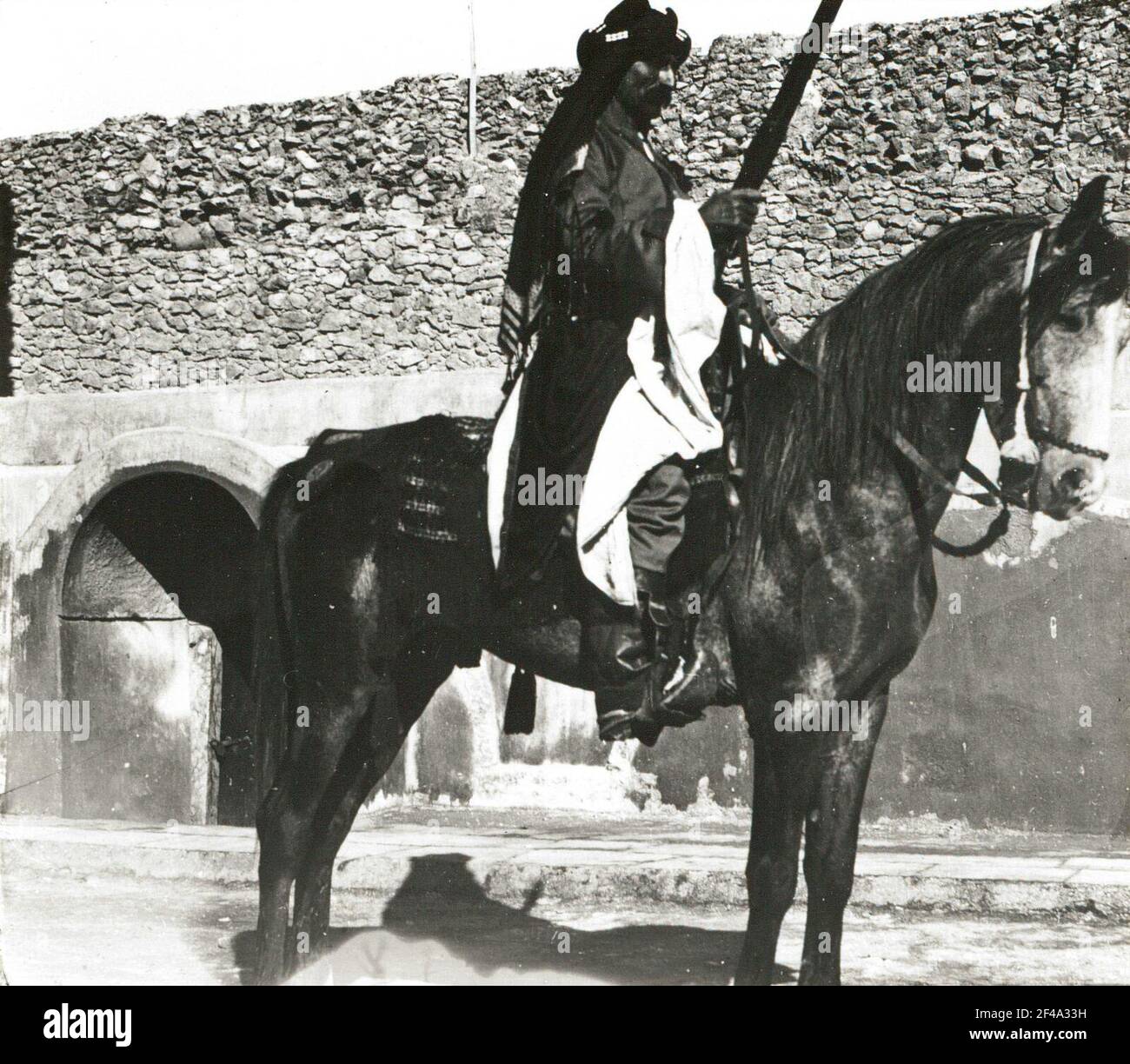 Guerrier kurde à cheval Banque D'Images