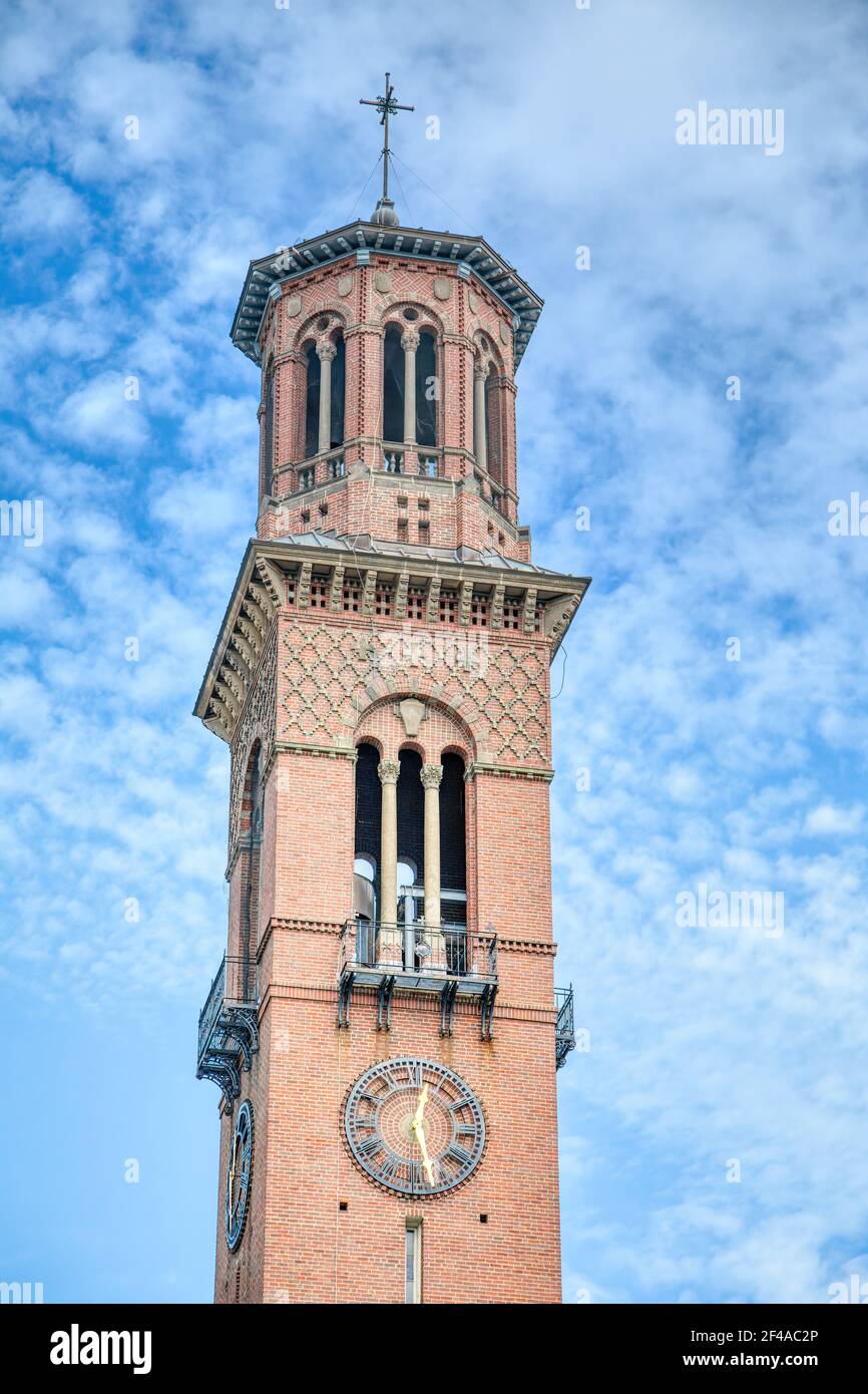 La paroisse de Saint-Paul est une église catholique de style roman planifiée par Edward Graham et située près de l'université de Harvard sur le mont Auburn St., Cambridge, Massachusetts. Banque D'Images