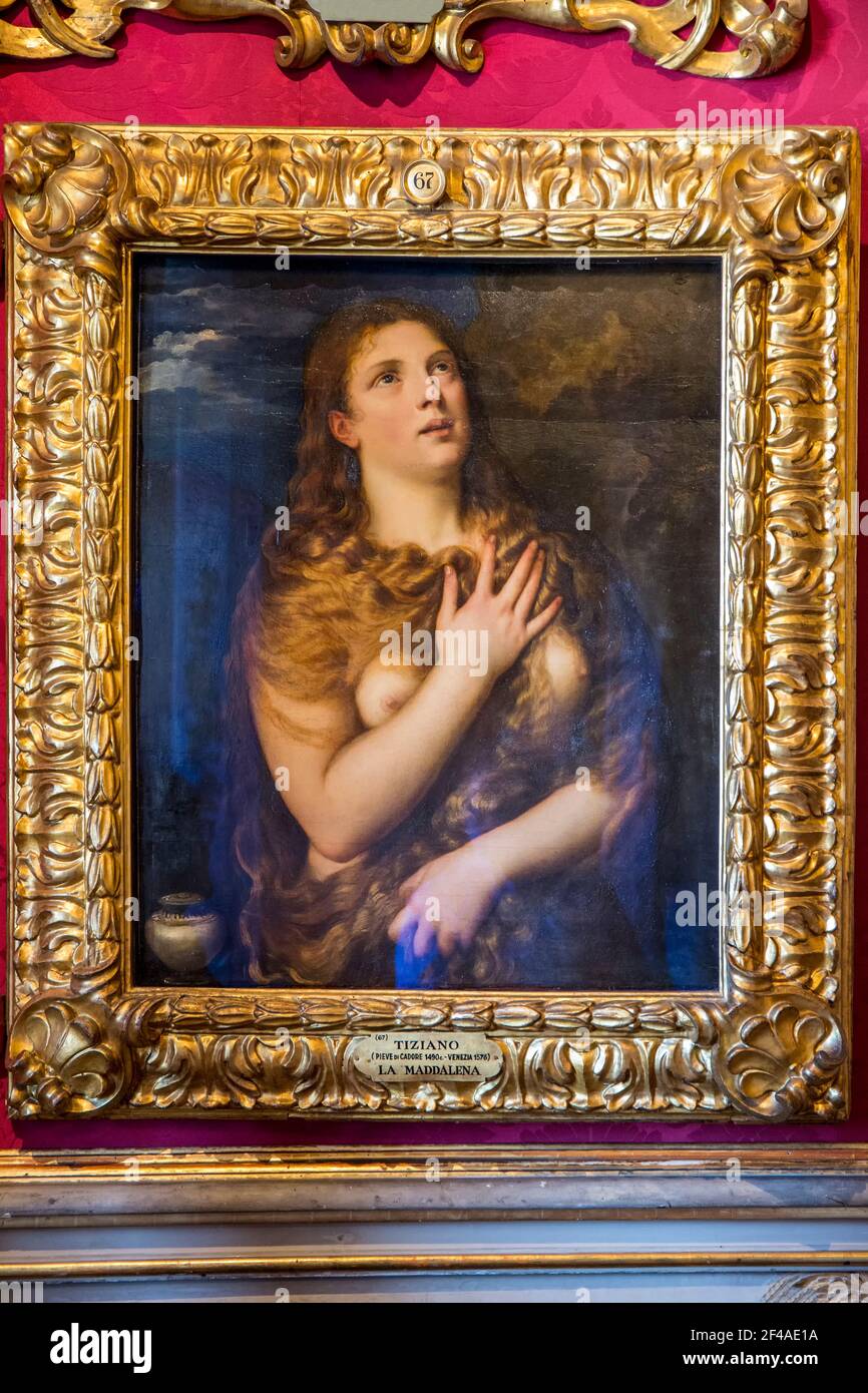 Florence, Italie. La peinture de Marie Magdalene de Titien dans le Pitti Pallace. (À usage éditorial uniquement) Banque D'Images