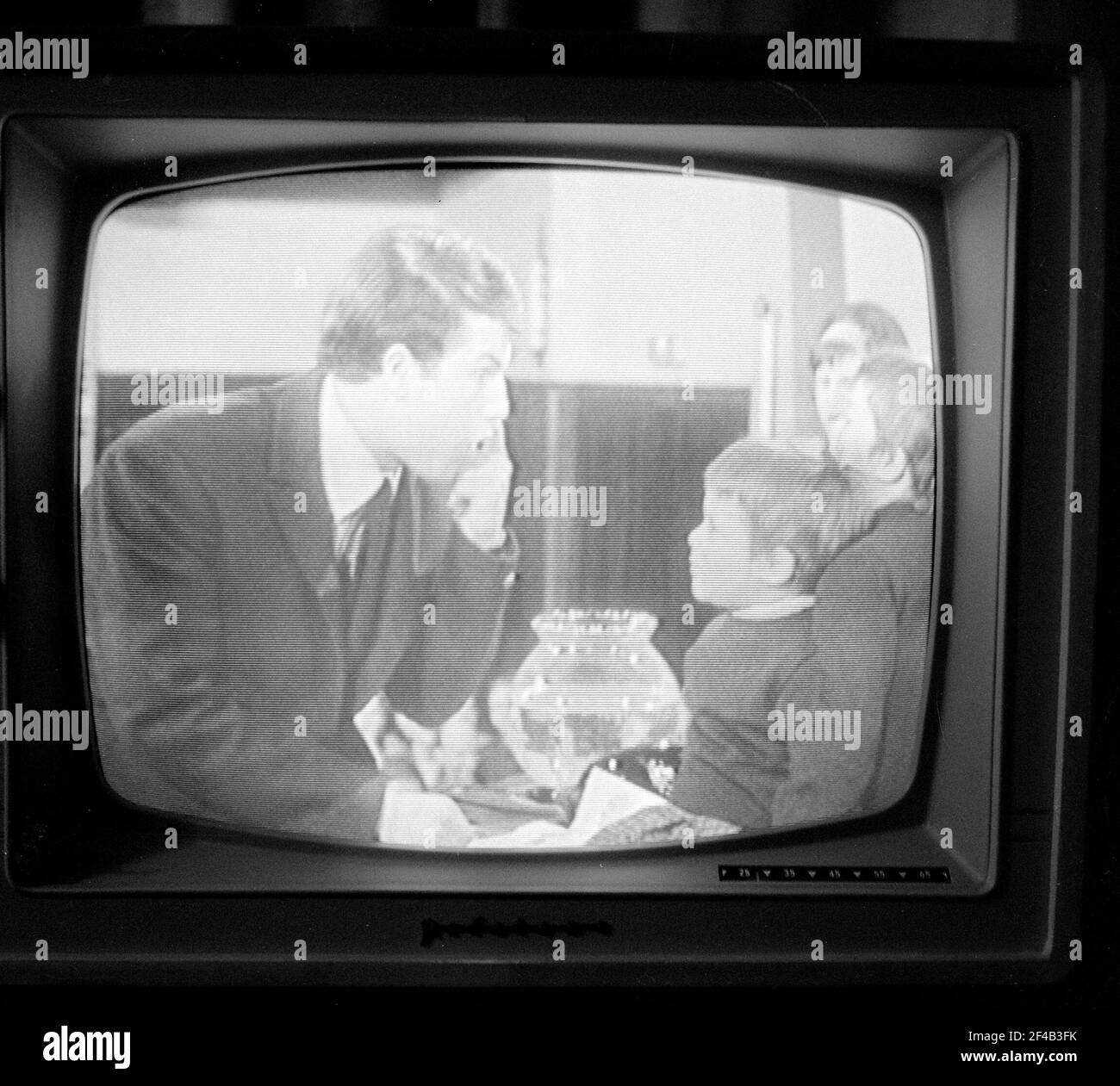 Frères et soeurs du chanteur Adamo à la télévision, la télévision de frère Adamo Date 20, 1964 Banque D'Images Frères et soeurs du chanteur Adamo à la télévision, la télévision de frère Adamo Date 20, 1964 Banque D'Images