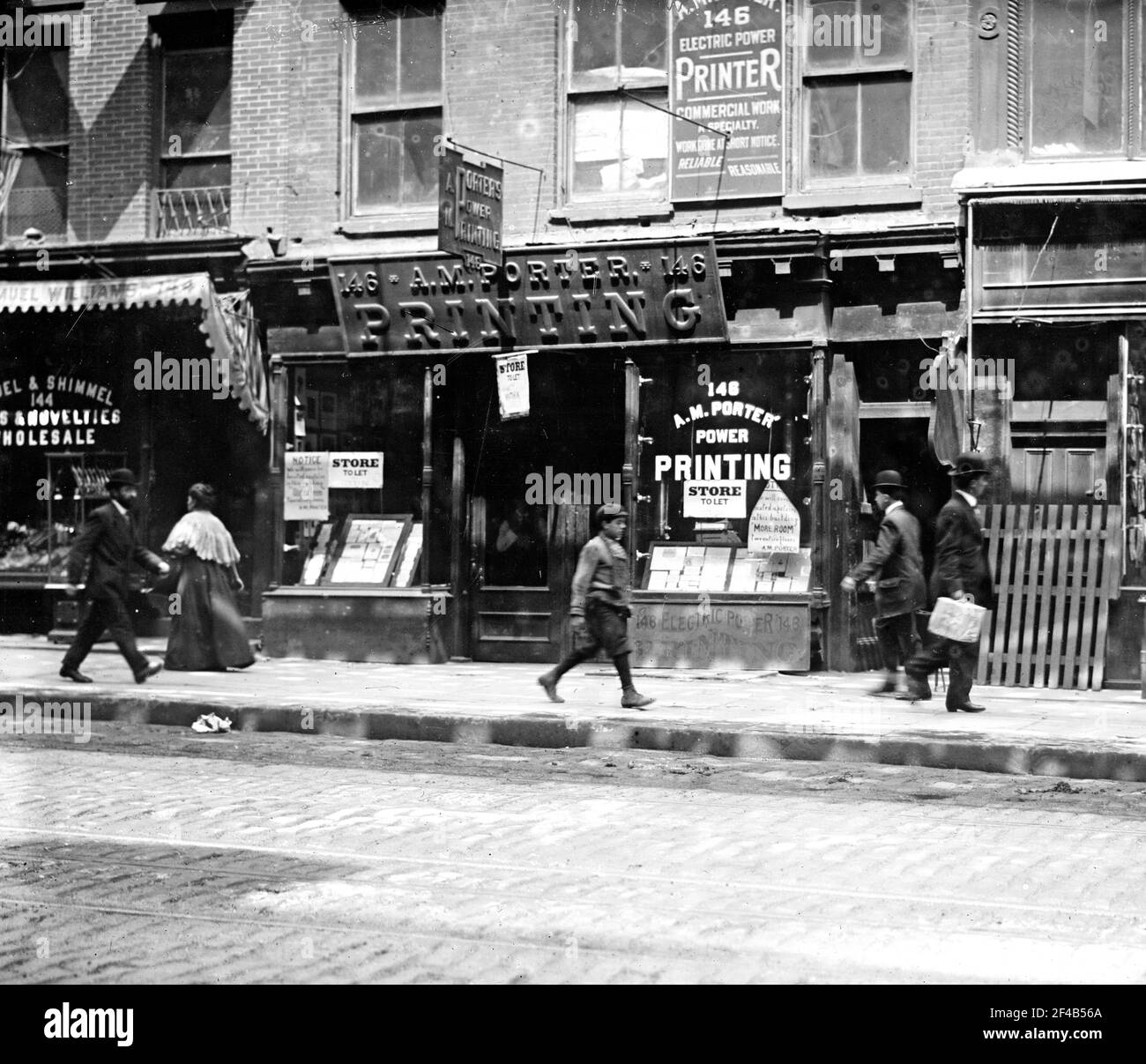 Scène de rue dans Chinatown, New York City CA. 1910-1915 Banque D'Images