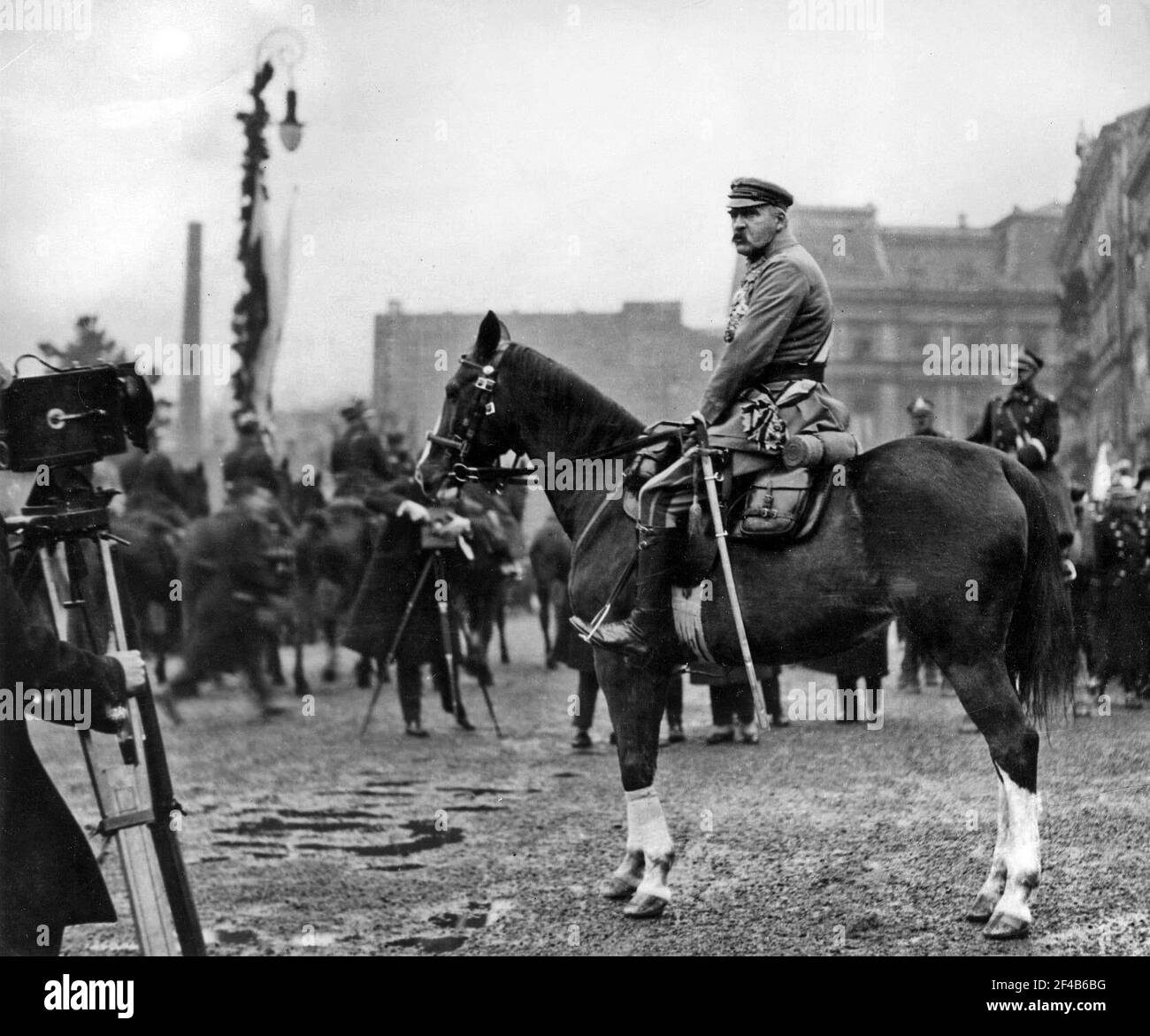 Józef Piłsudski examine les troupes de l'armée polonaise, Varsovie 11.11.1926, place Saski Banque D'Images