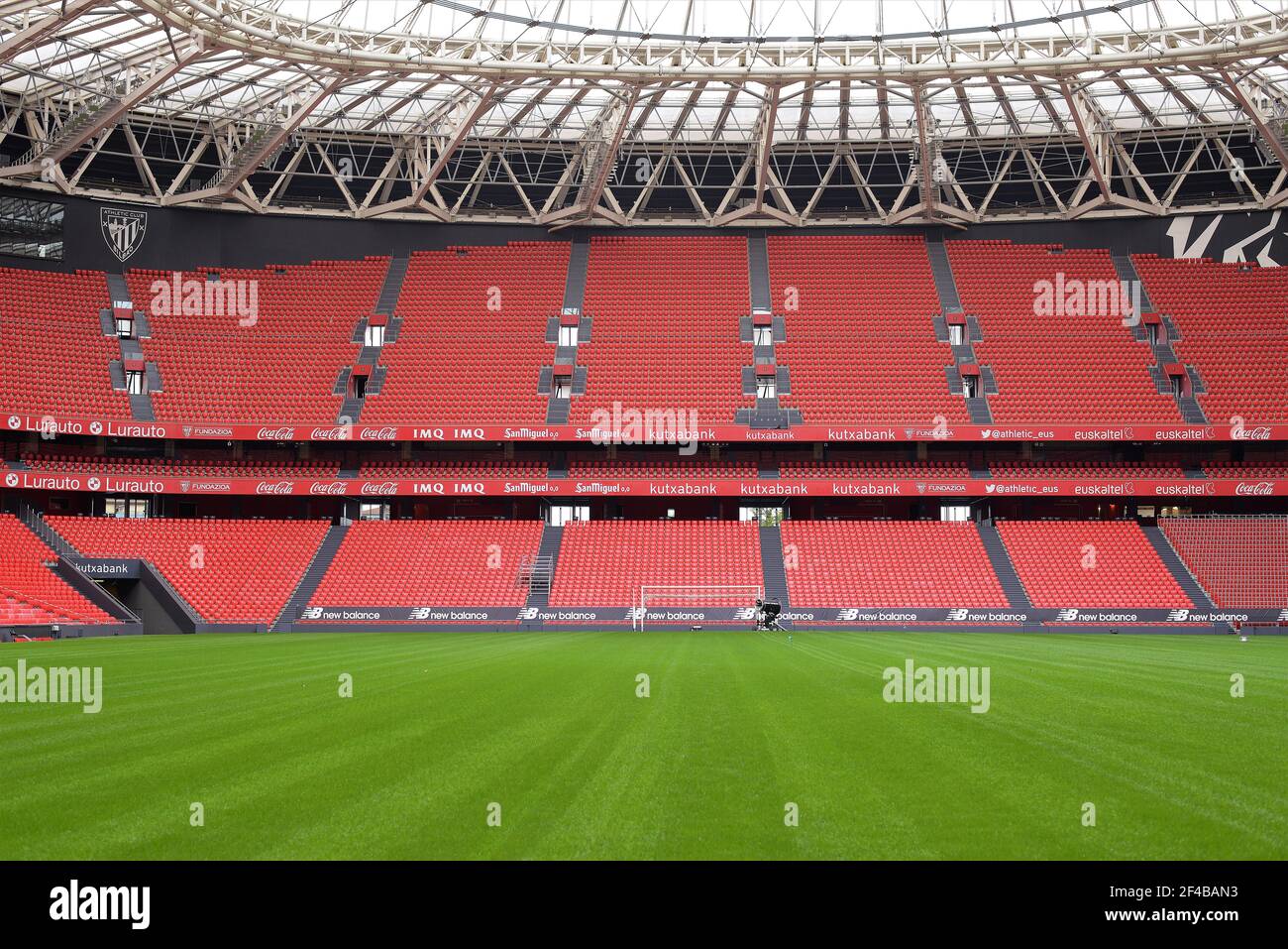 Vue sur les stands de San Mames, stade de football, domicile du club Athlétique de Bilbao, pays basque, Espagne Banque D'Images