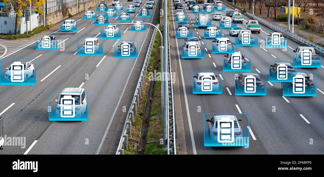 Concept de voiture électrique fonctionnant sur la route Banque D'Images