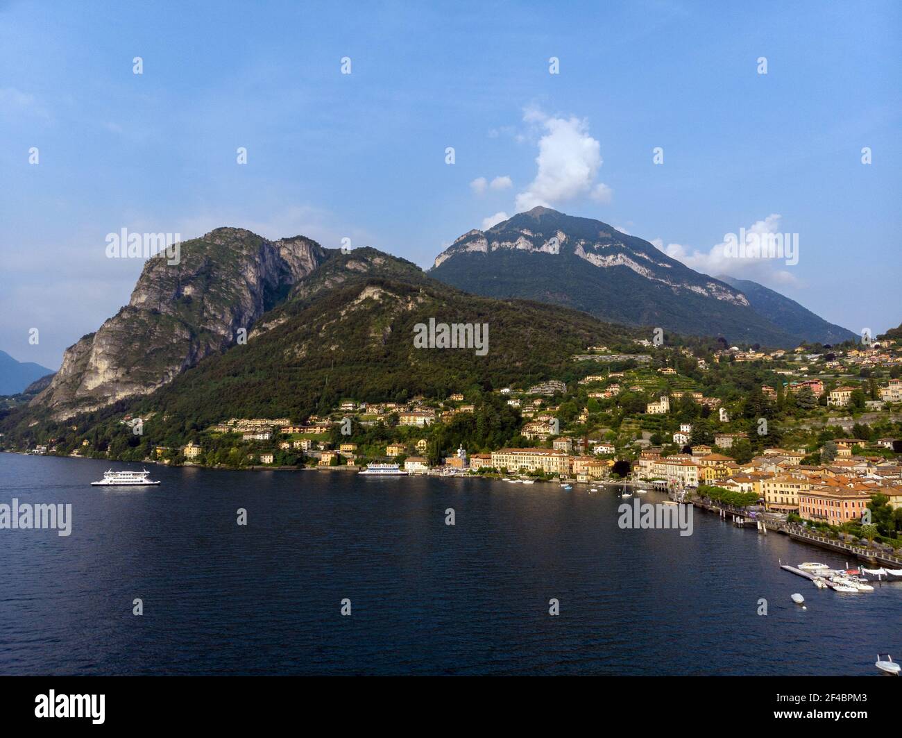 Vue aérienne de Menaggio, Lac de Côme, Italie Banque D'Images