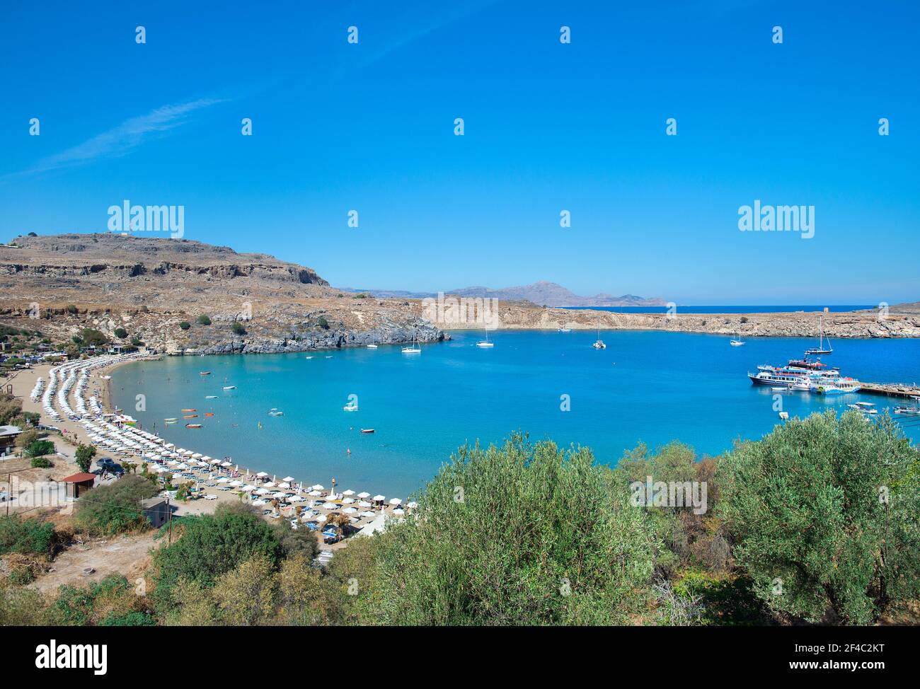 Lindos Beach, Megalos Gialos Bay, Rhodes, Dodécanèse, Grèce Banque D'Images