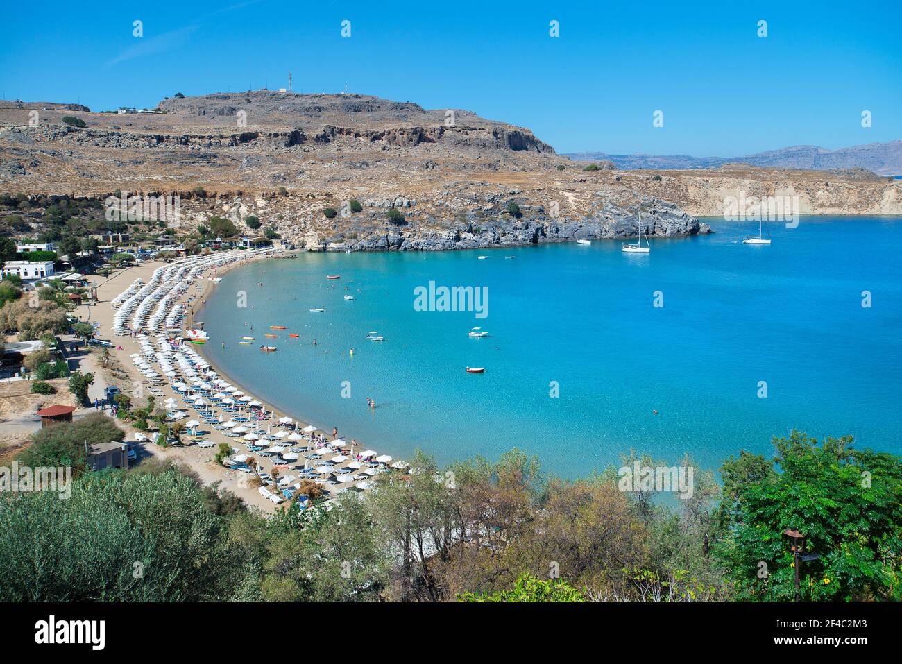 Lindos Beach, Megalos Gialos Bay, Rhodes, Dodécanèse, Grèce Banque D'Images