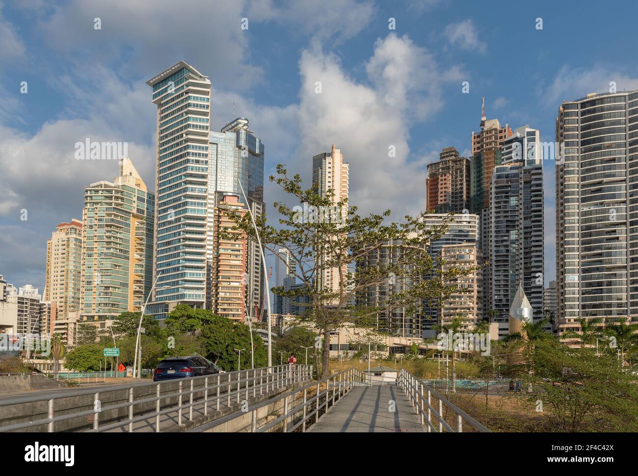 Vue sur l'horizon moderne de Panama City, Panama Banque D'Images