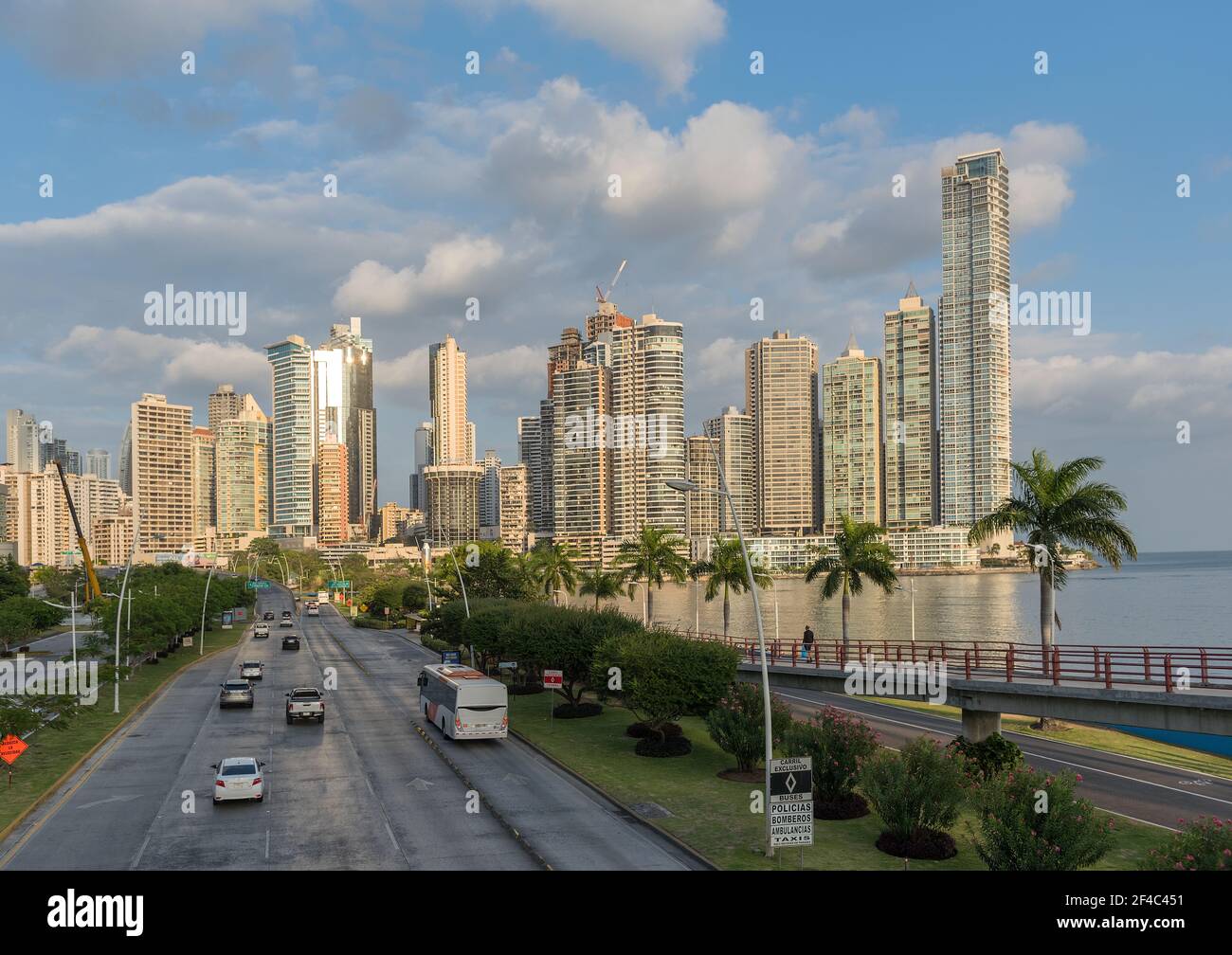 Vue sur l'horizon moderne de Panama City, Panama Banque D'Images