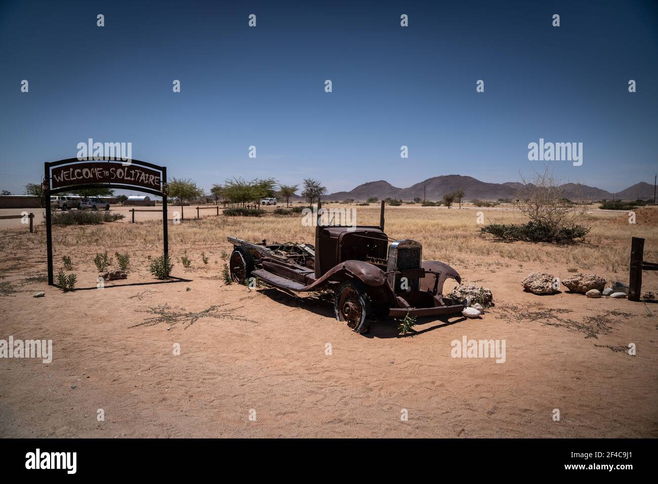 Épave d'une voiture d'époque à Solitaire Town en Namibie Banque D'Images
