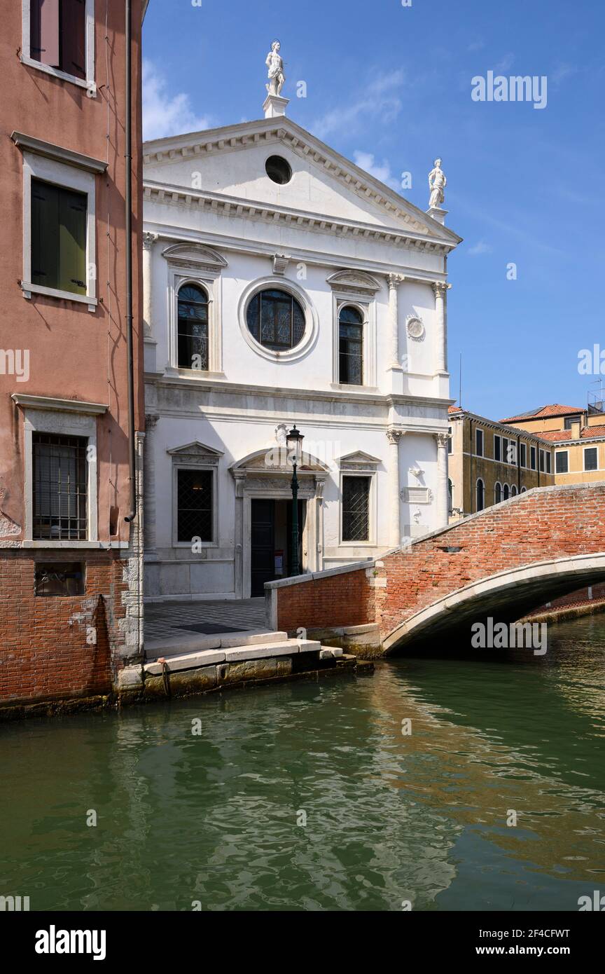 Venise. Italie. Chiesa di San Sebastiano (église Saint-Sébastien), face au Rio di San Basilio, Dorsoduro. Banque D'Images