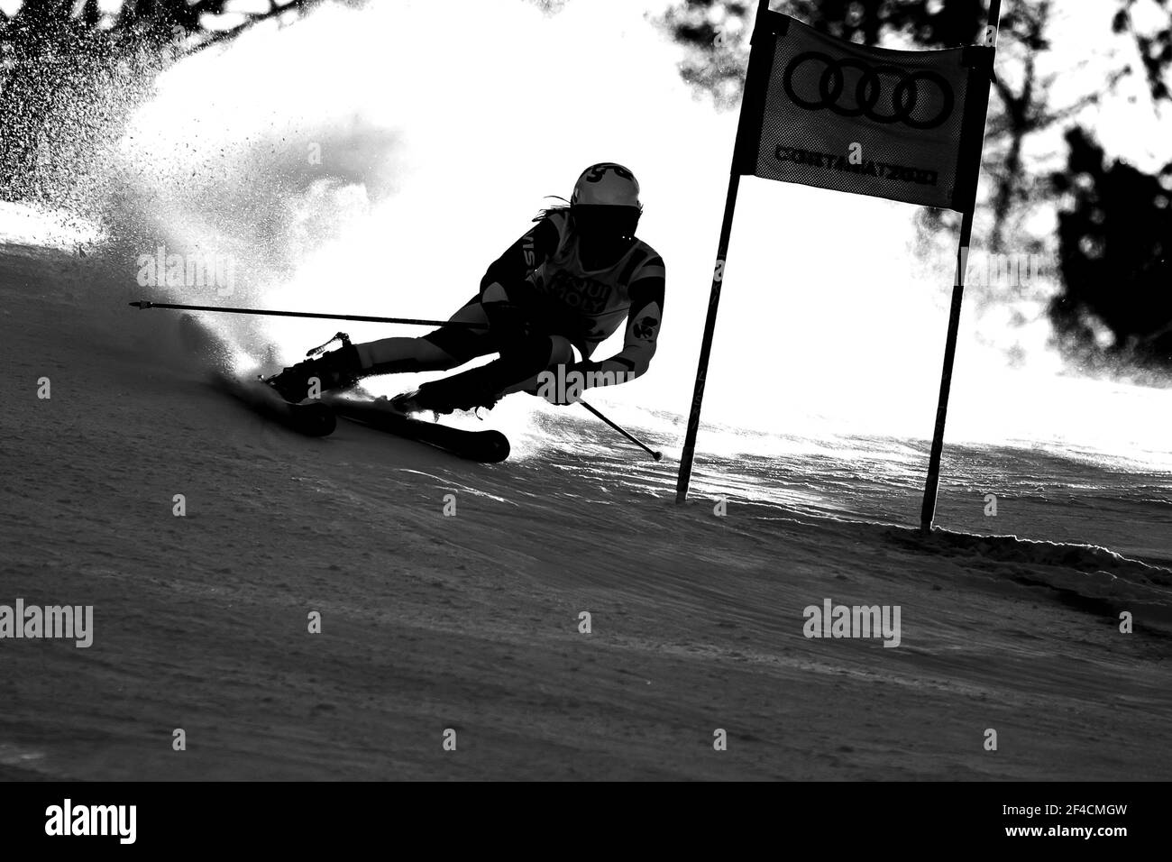 Cortina d'Ampezzo, Italie 18 février 2021: ARBEZ Tess (IRL) en compétition aux CHAMPIONNATS DU MONDE DE SKI ALPIN TELEPASS FIS 2021 féminin géant Slalom on Banque D'Images