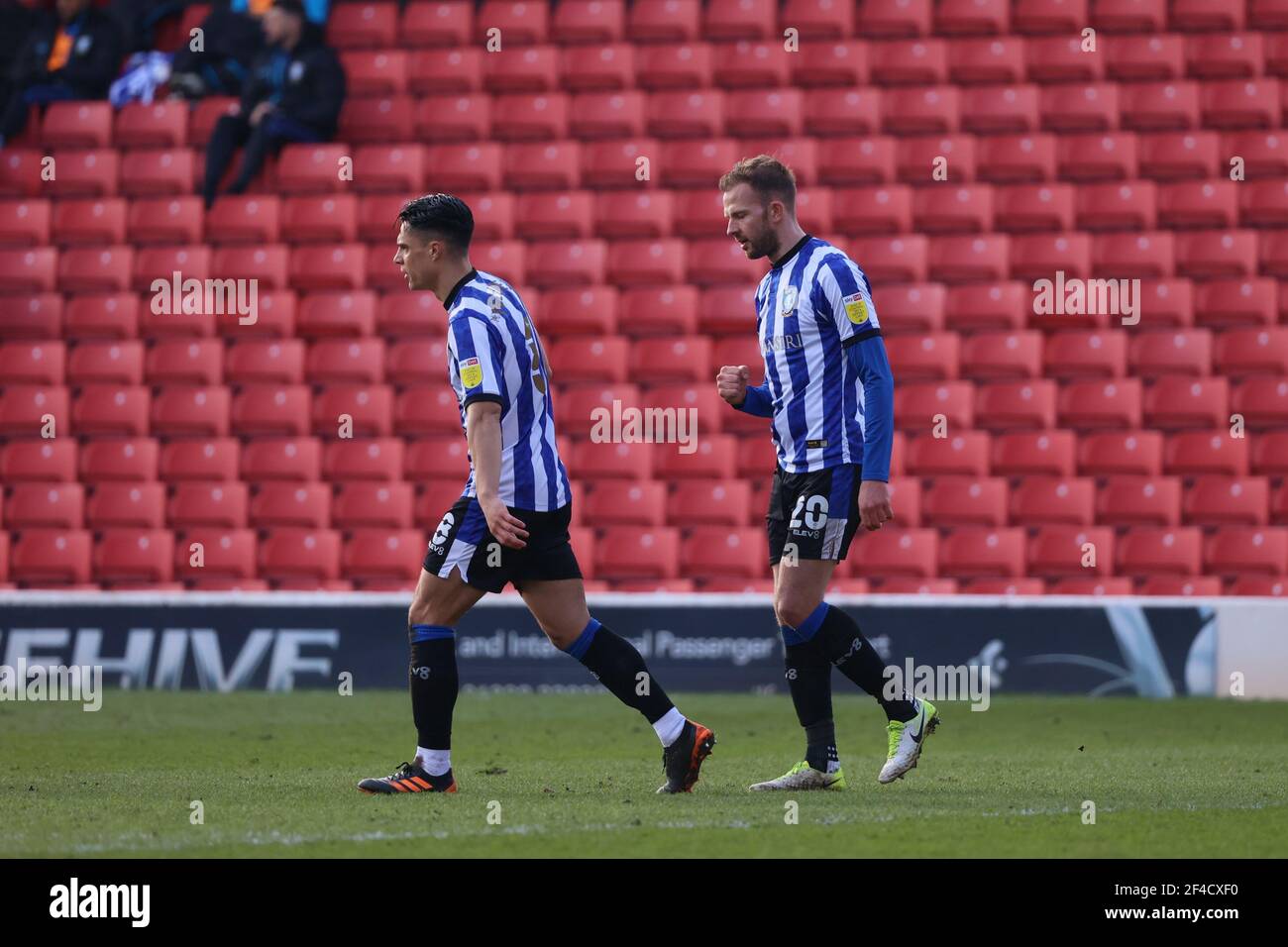 BARNSLEY, ANGLETERRE. 20 MARS : Jordan Rhodes de Sheffield mercredi marque le deuxième but de son équipe lors du match de championnat SkyBet entre Barnsley et Sheffield mercredi à Oakwell, Barnsley, le samedi 20 mars 2021. (Credit: Pat Scaasi | MI News) Credit: MI News & Sport /Alay Live News Banque D'Images