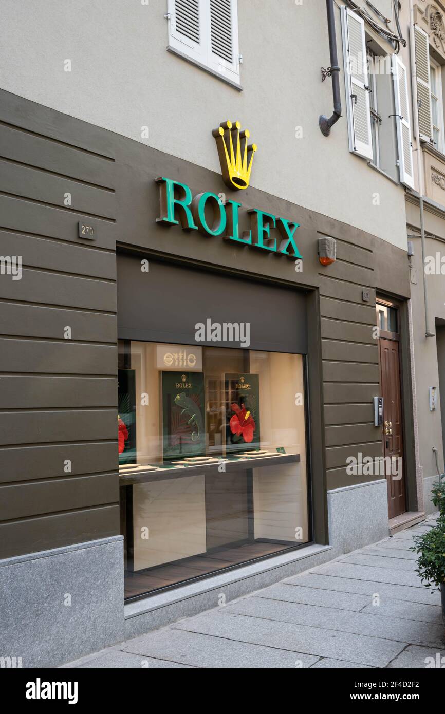 Boutique de luxe de la prestigieuse marque Rolex située dans le centre historique d'Asti. Banque D'Images
