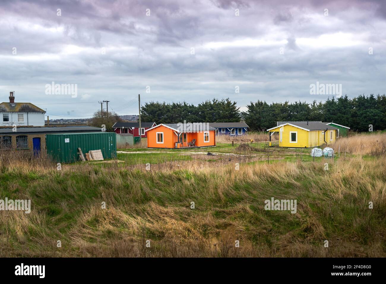 Cabins at the Sportsman Pub, Whitstable, Kent, Angleterre, Royaume-Uni. Banque D'Images