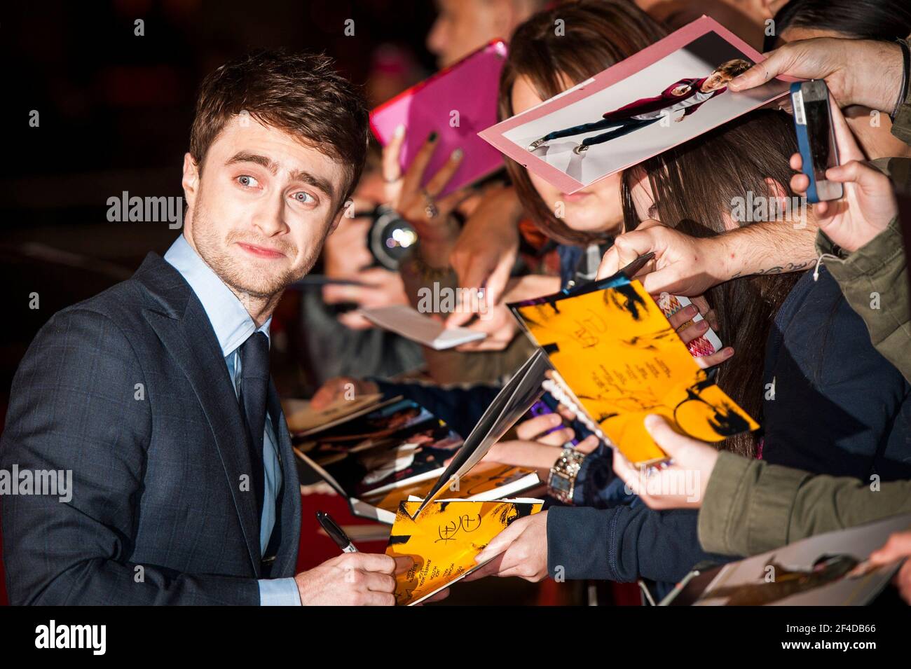 Daniel Radcliffe arrive à la première de tuer vos Darlings Dans le cadre du 57e Festival du film BFI au Odeon Leicester Square - Londres Banque D'Images
