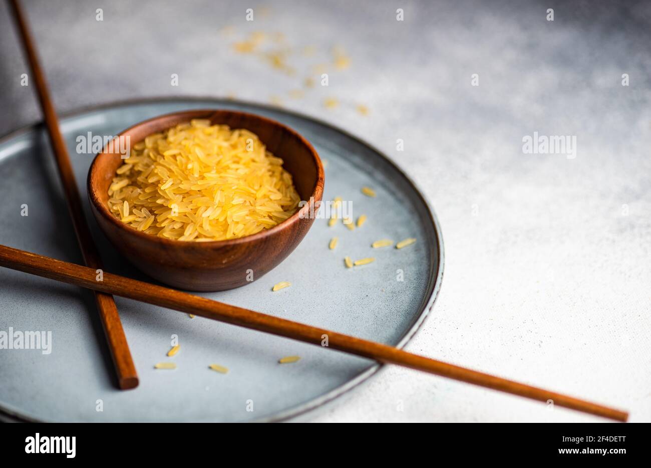 Concept minimaliste de jeûne intermittent avec un bol de riz Banque D'Images