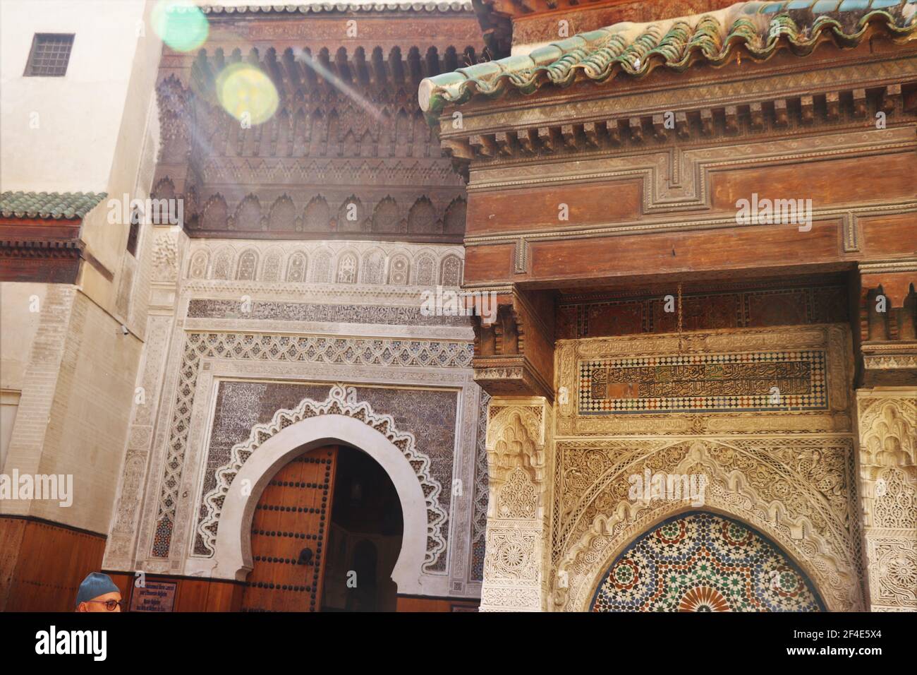 Bâtiment historique à l'intérieur de la Médina de Fès, Maroc Banque D'Images
