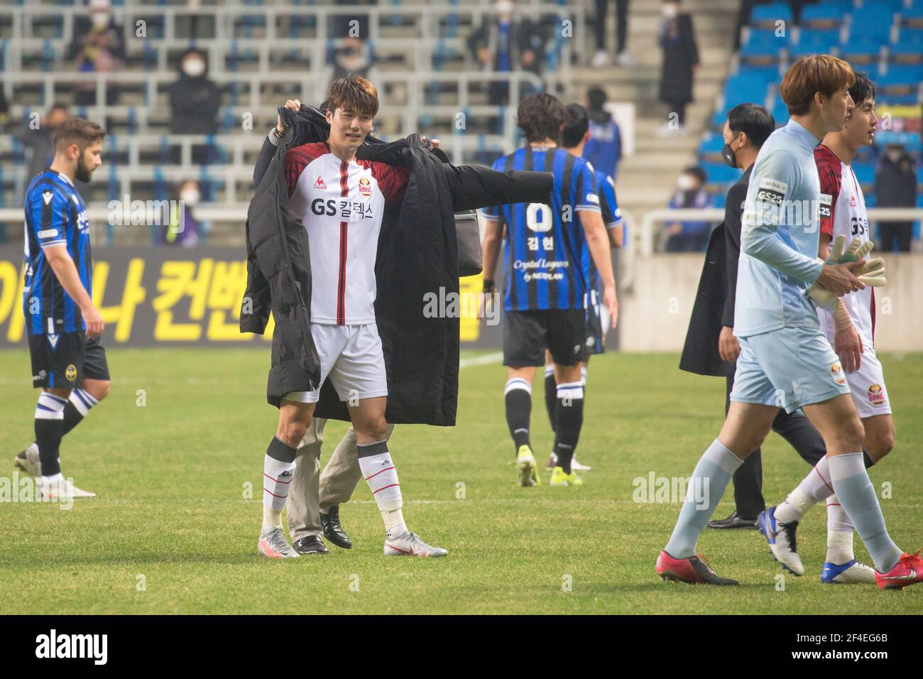 Séoul, Corée du Sud. 13 mars 2021. Ki Sung-Yueng (C, FC Seoul), 13 mars 2021 - football : le 4e tour du match de football de la Ligue 1 2021 K entre le FC 0:1 Incheon United FC Séoul au stade de football Incheon à Incheon, à l'ouest de Séoul, en Corée du Sud. Credit: Lee Jae-won/AFLO/Alay Live News Banque D'Images